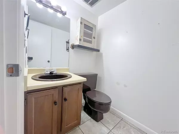Denver, CO 80247,1231 S Yosemite WAY #71