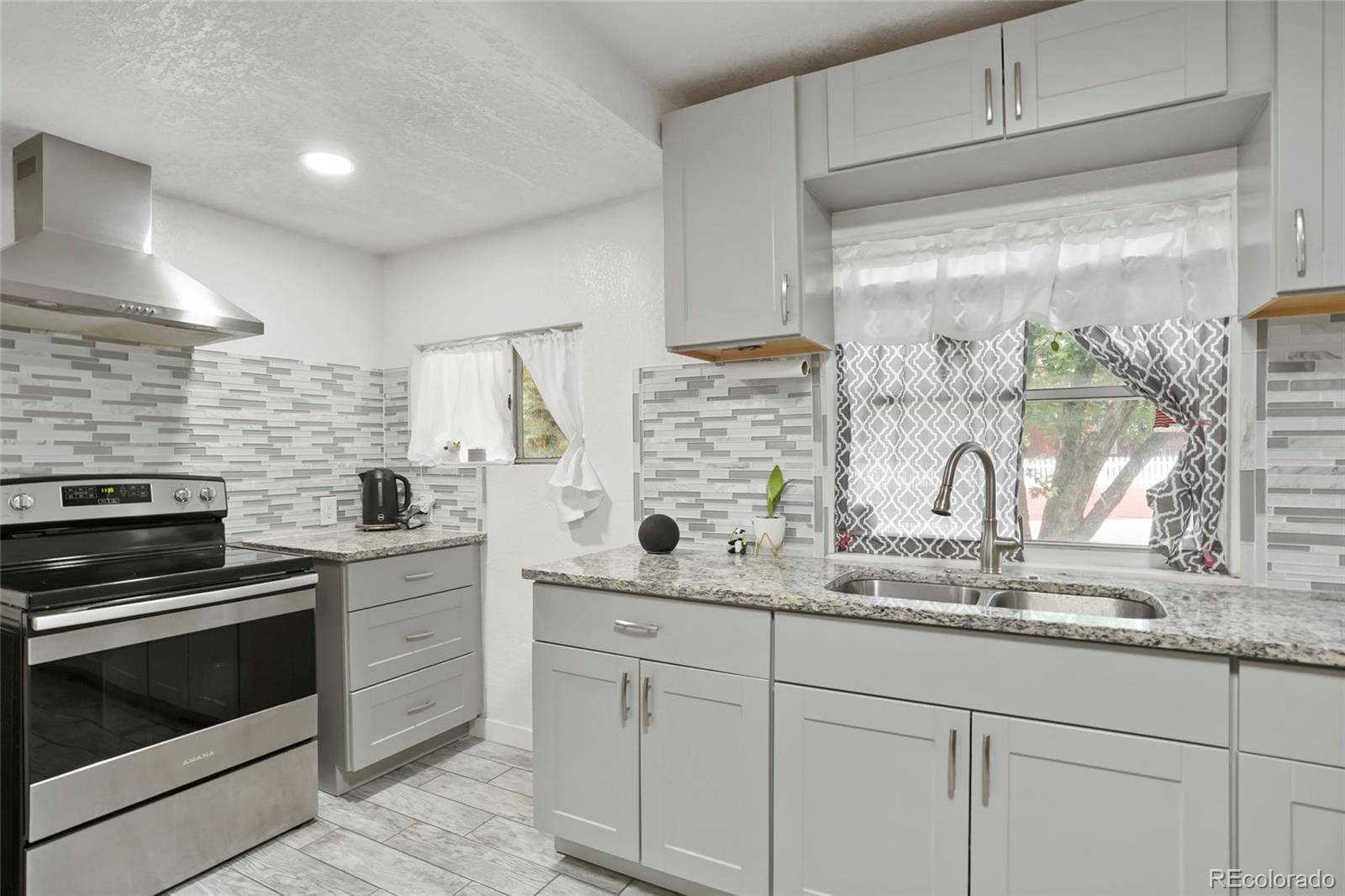 1070 S Newton ST, Denver, CO 80219