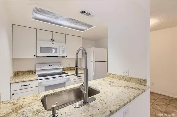 Englewood, CO 80111,6475 S Dayton ST #102