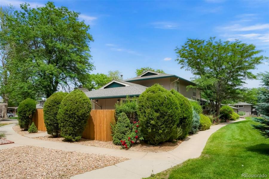 8707 E Roundtree AVE, Greenwood Village, CO 80111