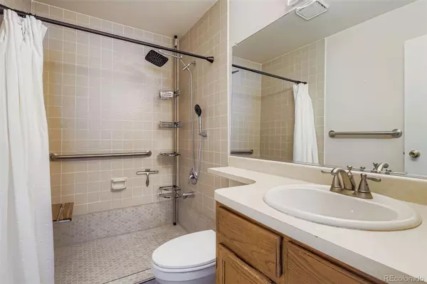 Denver, CO 80247,8600 E Alameda AVE #19-104