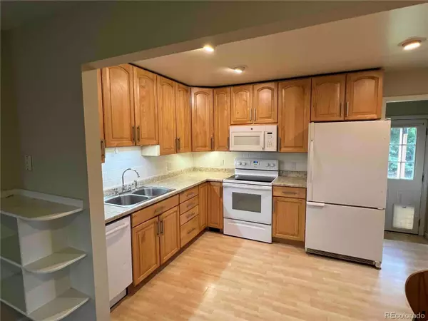 Golden, CO 80403,220 Lily LN