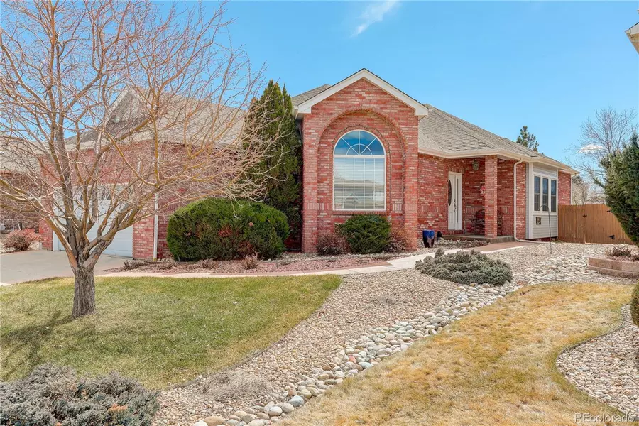 2521 Falcon DR, Longmont, CO 80503