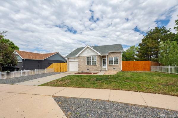 Denver, CO 80239,5315 Deephaven CT