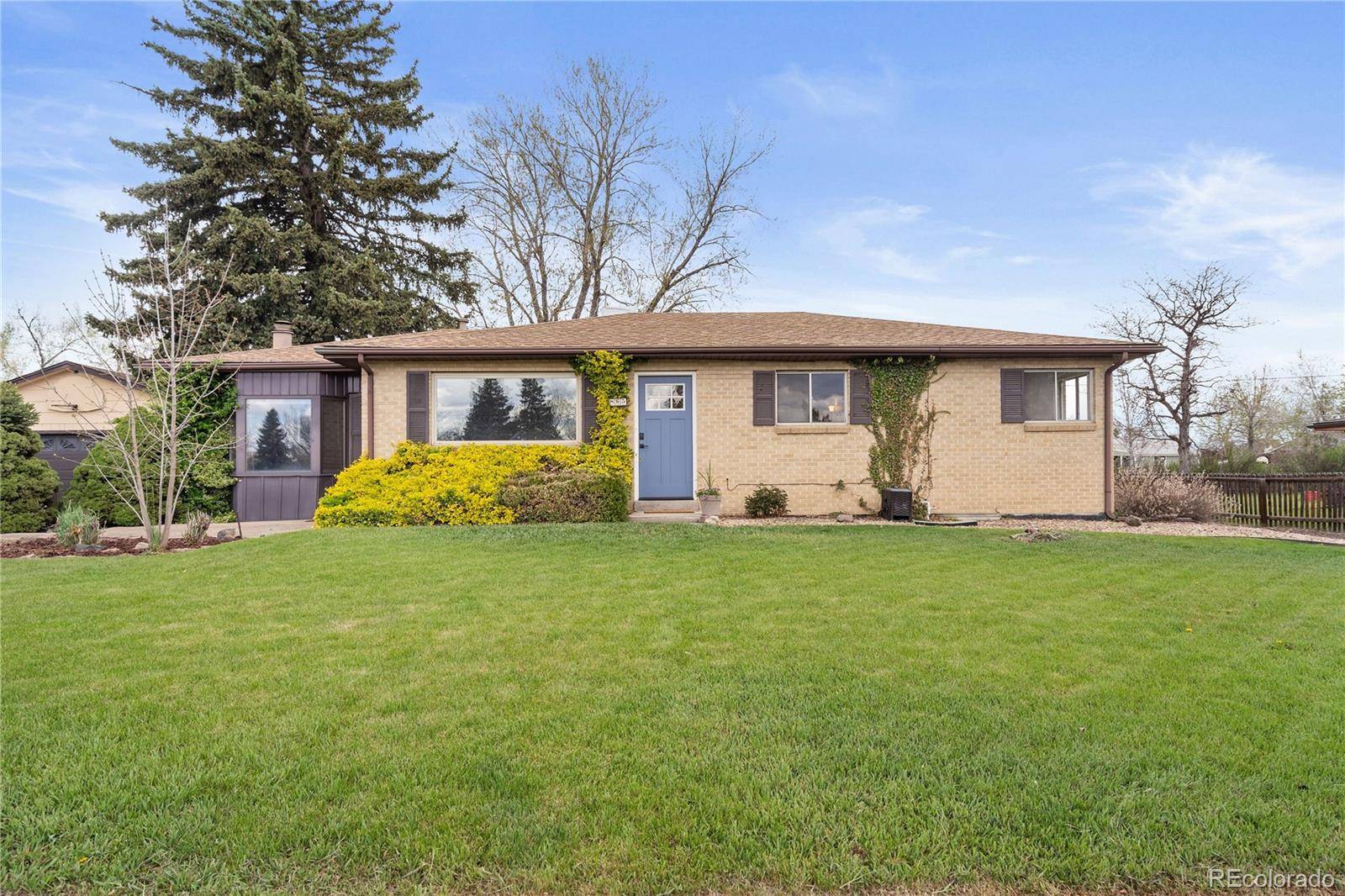 865 S Everett ST, Lakewood, CO 80226
