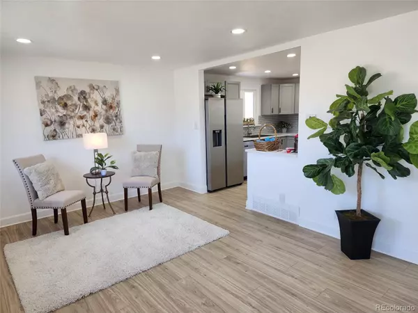 7956 Joan DR, Denver, CO 80221