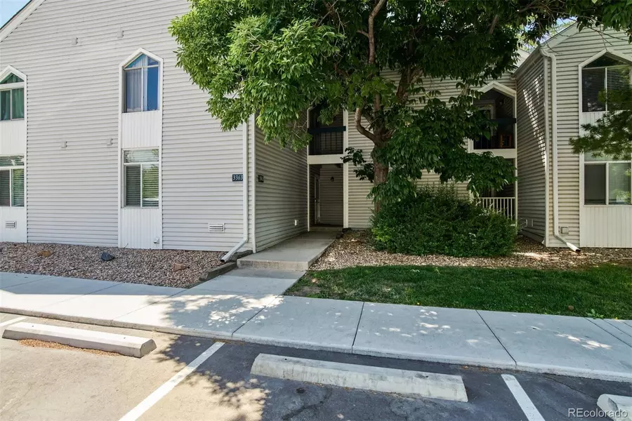 3363 S Monaco Pkwy #B, Denver, CO 80222