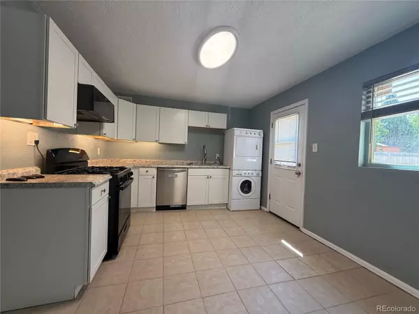 Thornton, CO 80229,8861 Poze BLVD