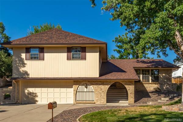 10290 W Idaho AVE, Lakewood, CO 80232