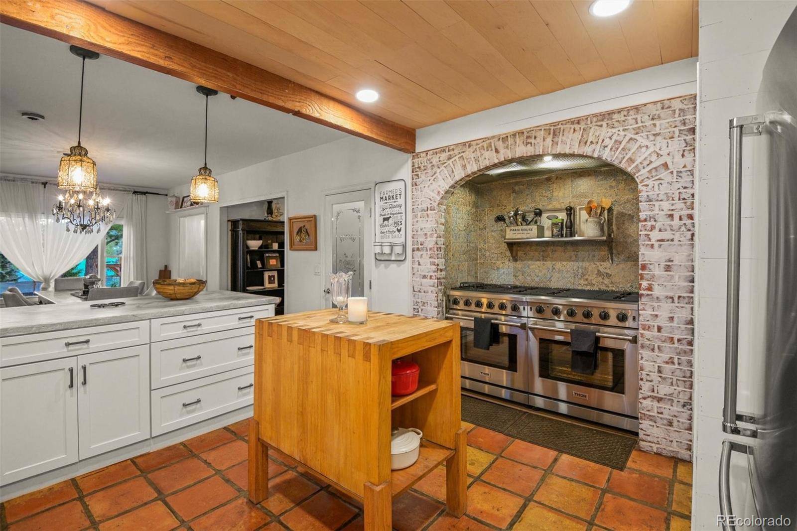 Larkspur, CO 80118,233 Perry Park AVE