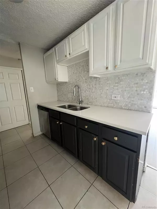 Denver, CO 80222,2375 S Linden CT #313