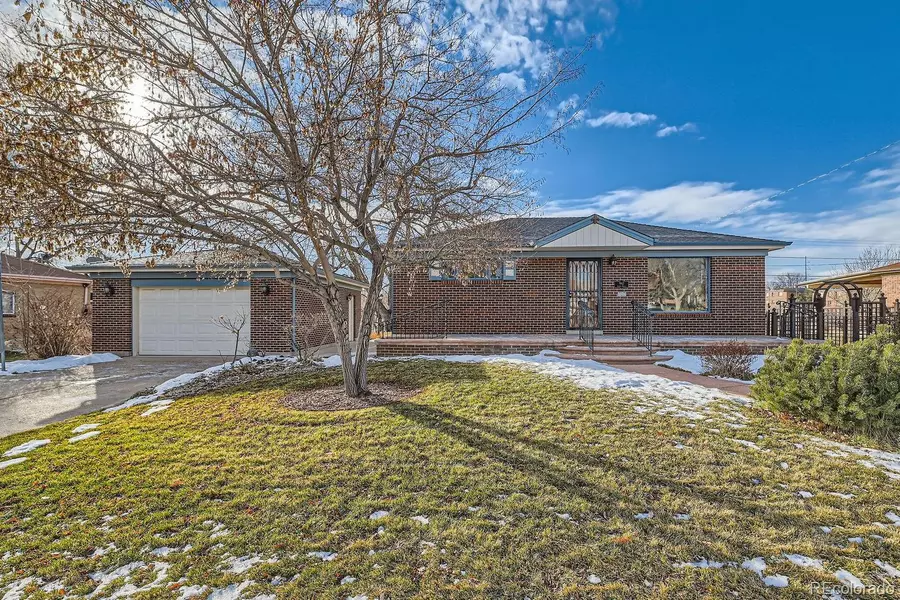 942 Leroy DR, Northglenn, CO 80233