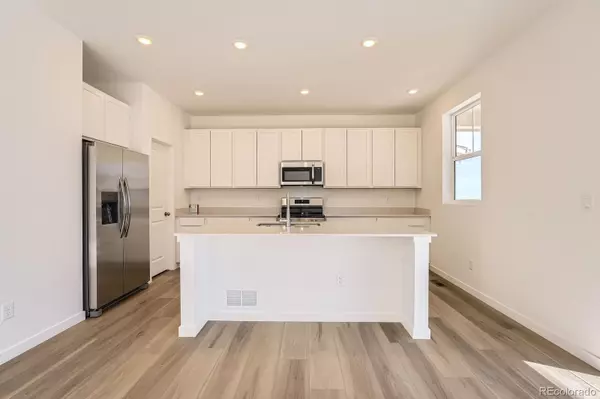 Watkins, CO 80137,728 N Clubview ST