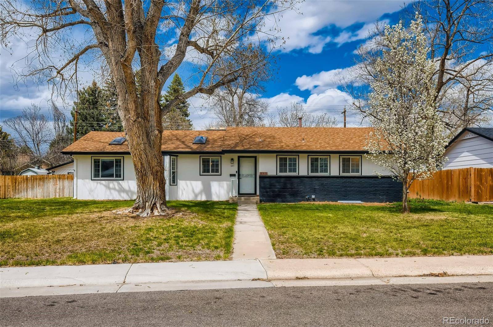 Littleton, CO 80120,645 W Caley CIR