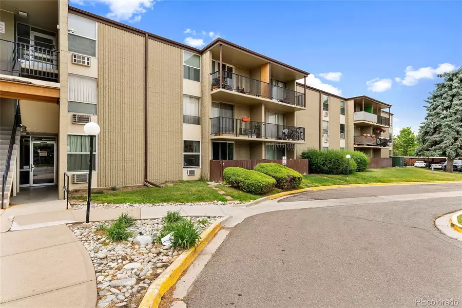 2231 S Vaughn WAY #118B, Aurora, CO 80014