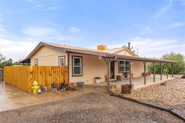 725 Valdai AVE, Lochbuie, CO 80603