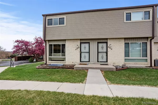 4212 W Pondview DR,  Littleton,  CO 80123