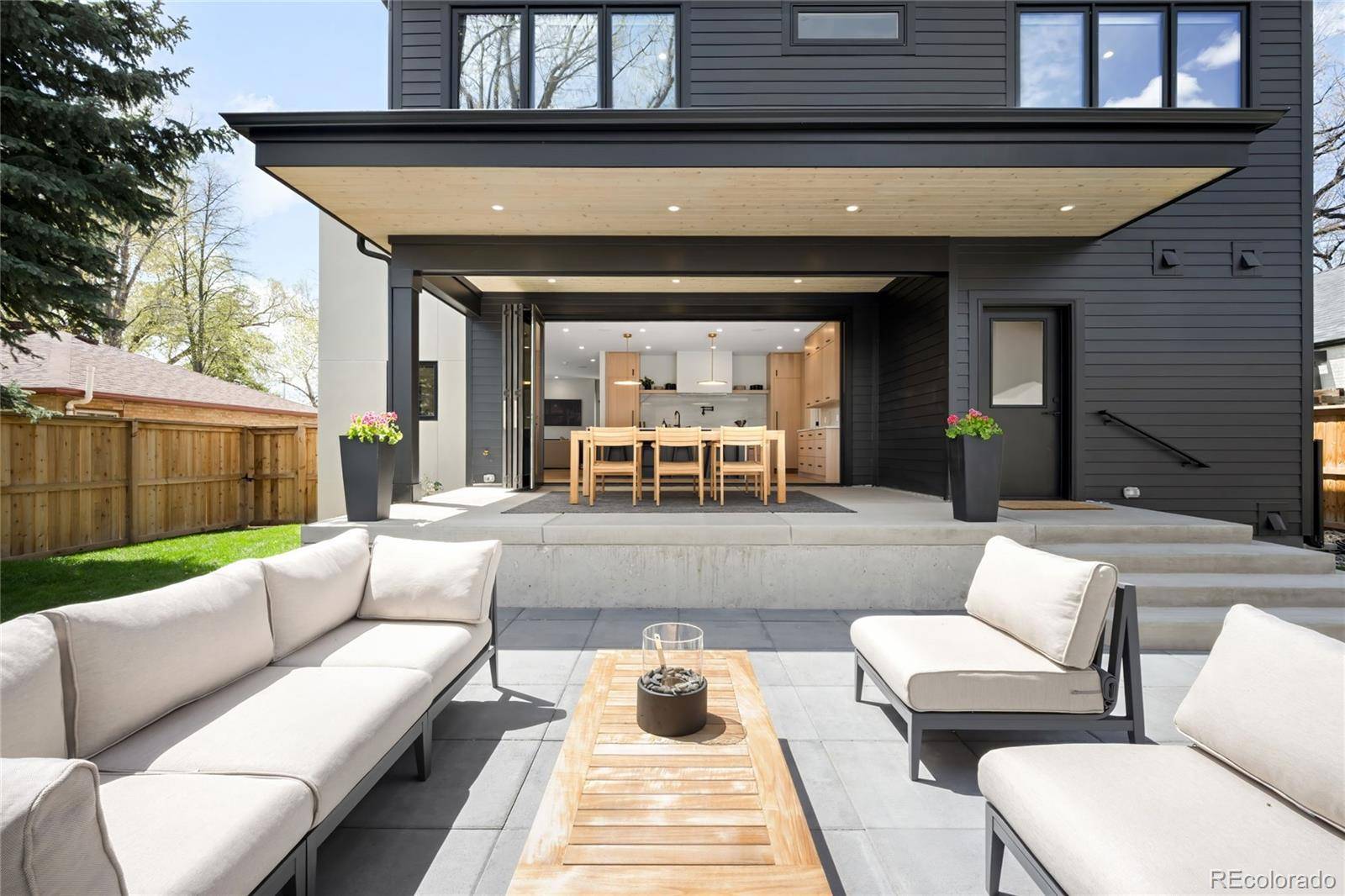 1462 S Vine ST, Denver, CO 80210