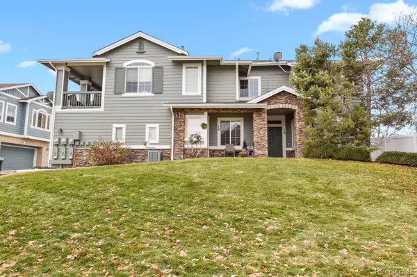 16 Whitehaven CIR, Highlands Ranch, CO 80129