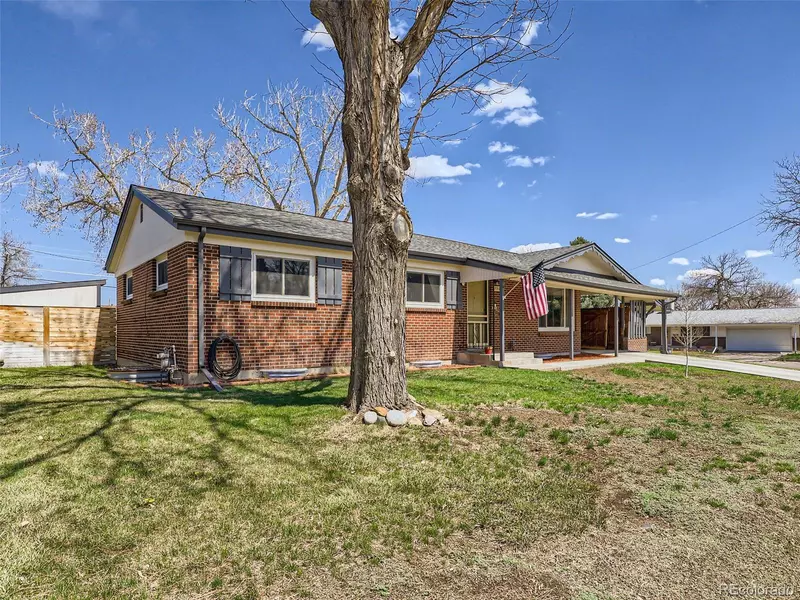 3905 W Monmouth AVE, Littleton, CO 80123