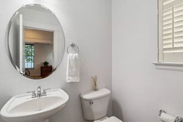 Denver, CO 80238,2326 Akron ST