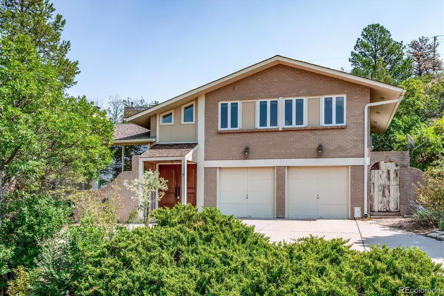 8 Rock LN, Castle Rock, CO 80104