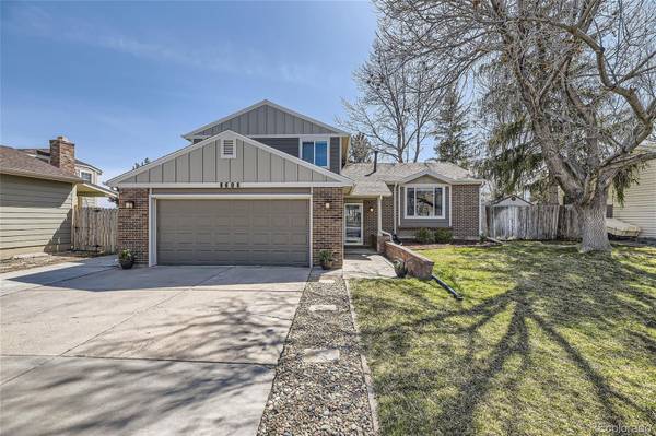 8608 W Glasgow PL, Littleton, CO 80128