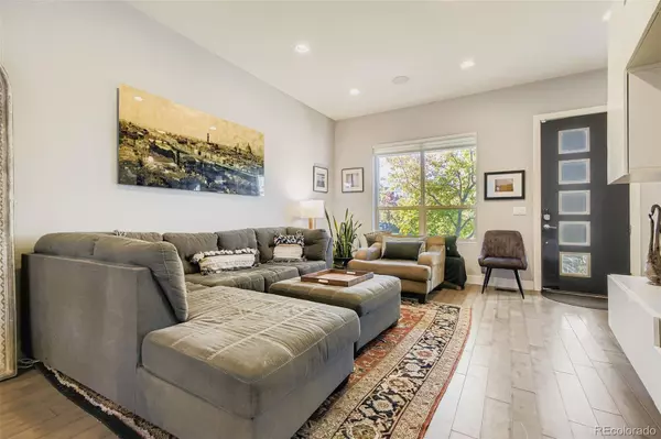 Denver, CO 80238,5054 Valentia ST #102