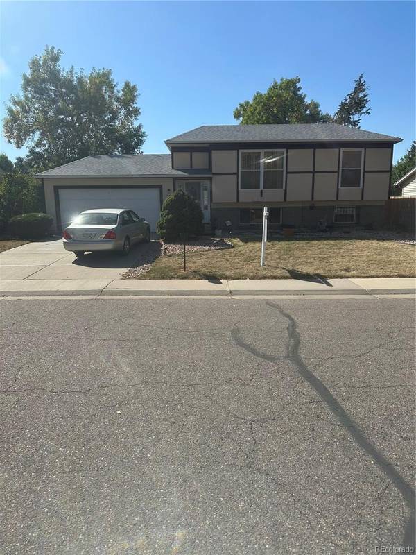 484 S Lima CIR, Aurora, CO 80012