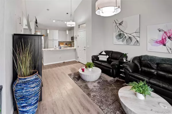 Littleton, CO 80127,10061 W Victoria PL #208