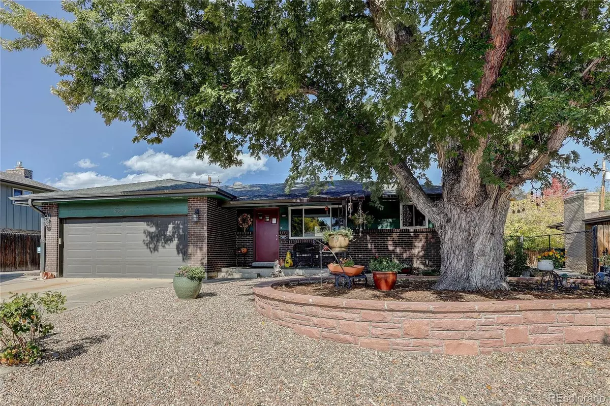 Lakewood, CO 80232,9737 W Arizona AVE