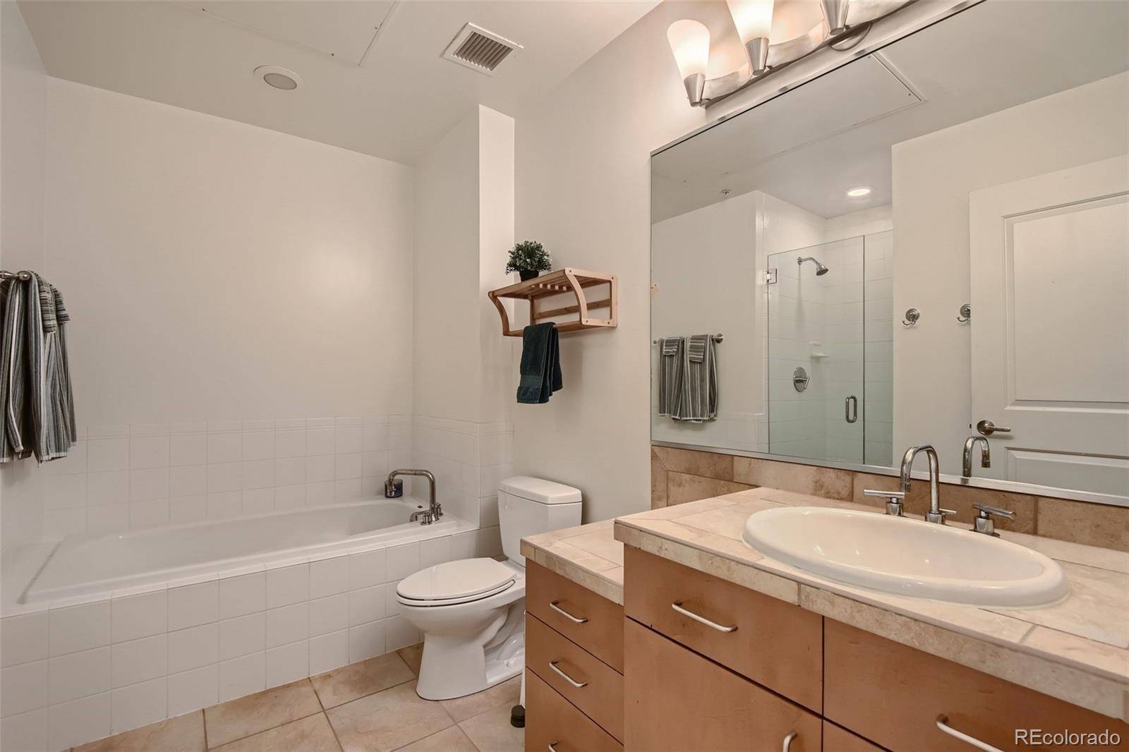 Denver, CO 80238,2958 Syracuse ST #208