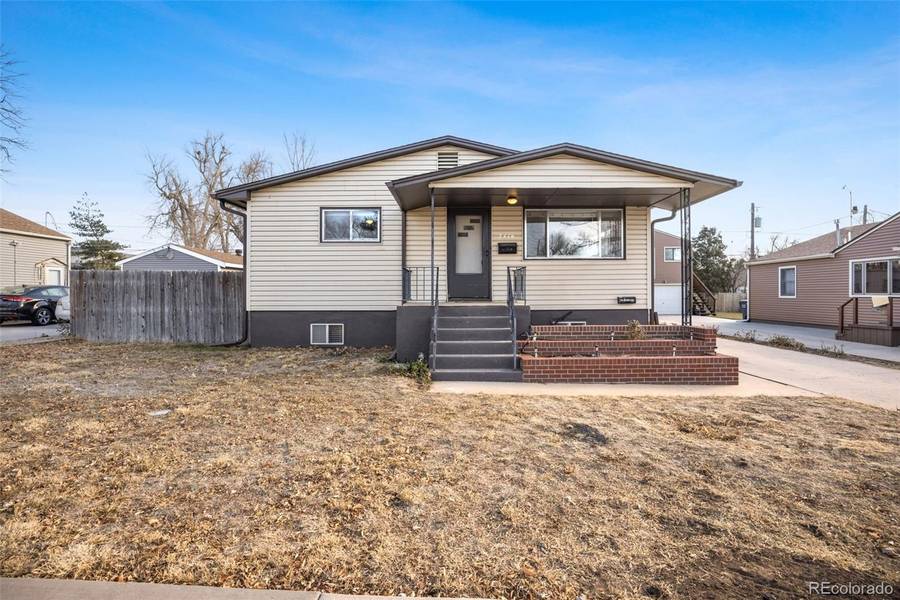 2416 10th Ave Ct, Greeley, CO 80631