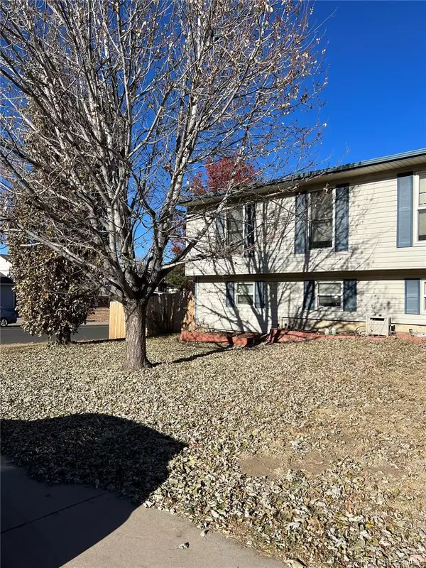 17849 E Hawaii PL, Aurora, CO 80017