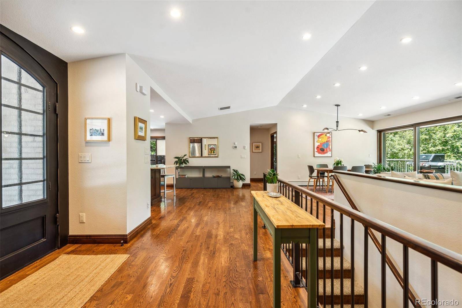 Colorado Springs, CO 80906,2514 Old Broadmoor RD