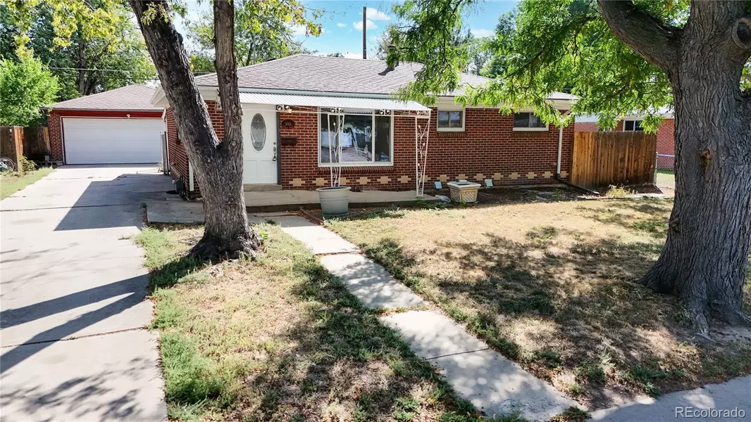 3026 Uvalda ST, Aurora, CO 80011