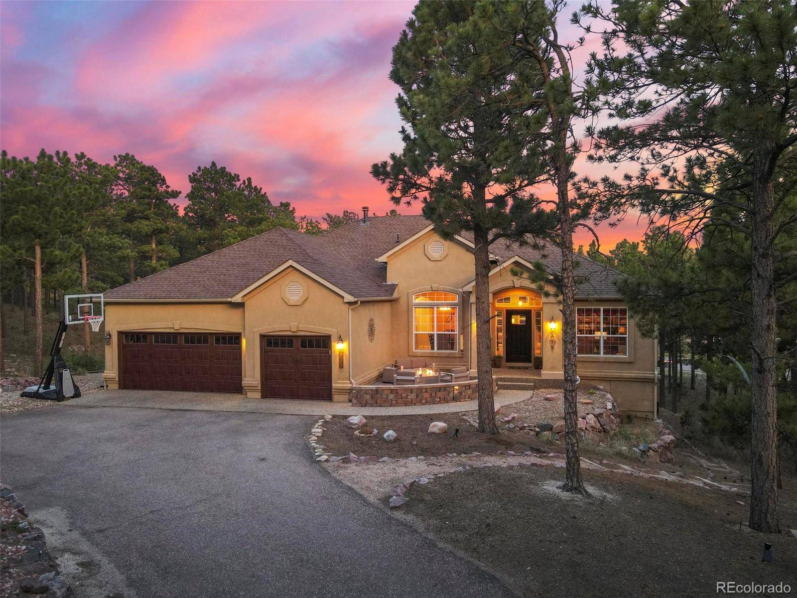 935 Pinenut CT, Colorado Springs, CO 80921