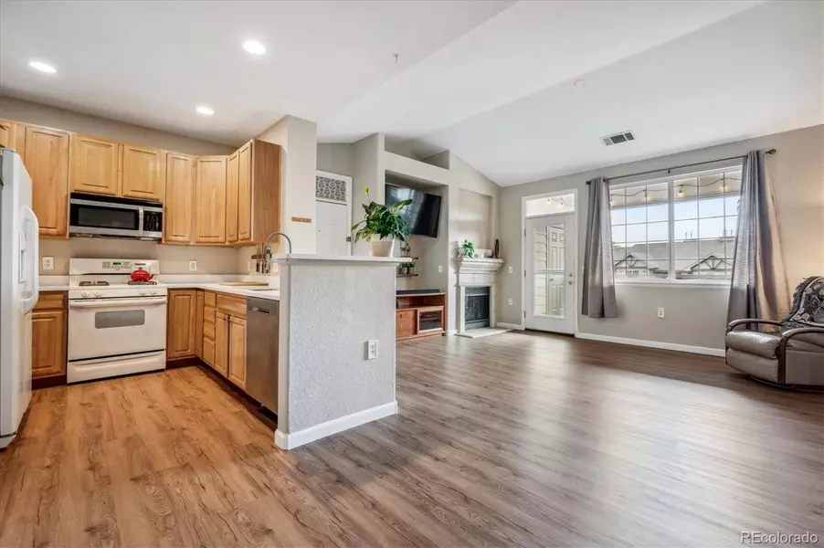 10457 W Hampden AVE #202, Lakewood, CO 80227