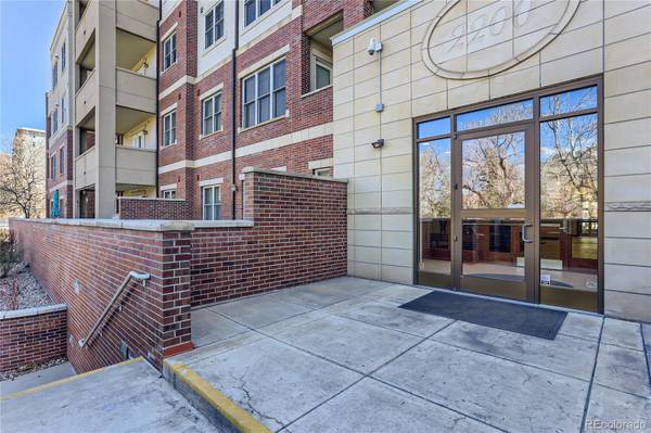 2200 S University BLVD #302, Denver, CO 80210