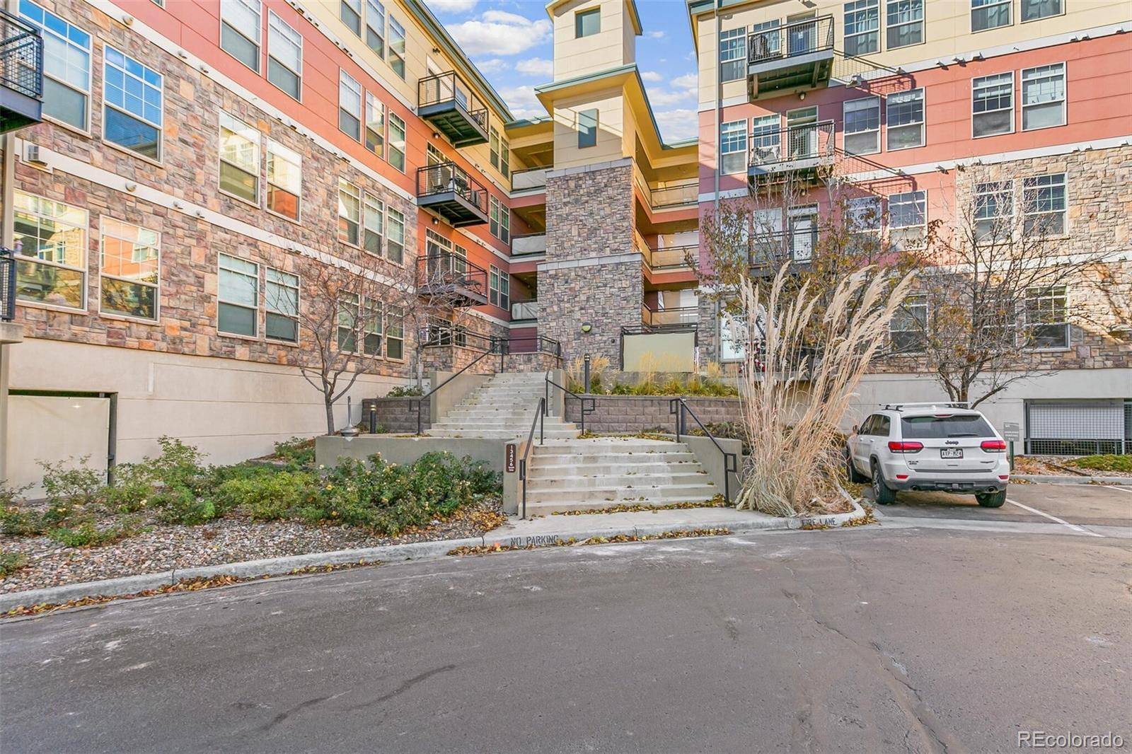 Broomfield, CO 80020,13456 Via Varra #104