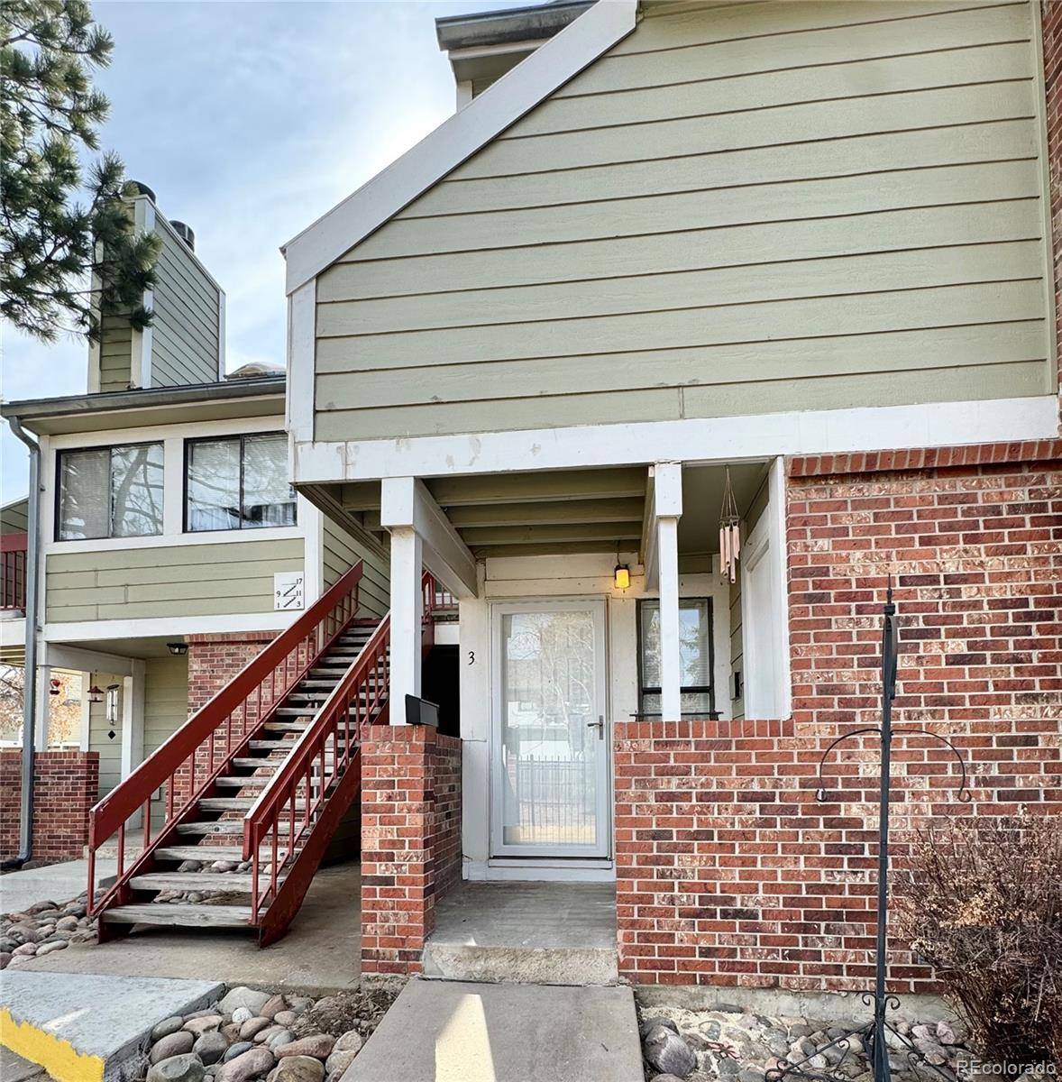 Aurora, CO 80012,912 S Dearborn WAY #3