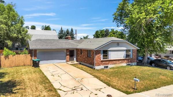 8941 W Jewell PL, Lakewood, CO 80227