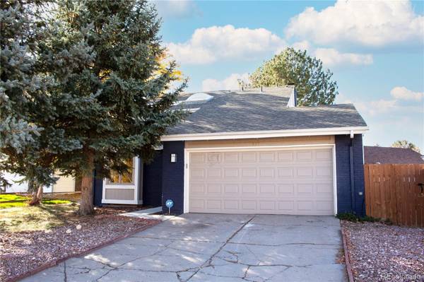 877 S Rifle CT, Aurora, CO 80017