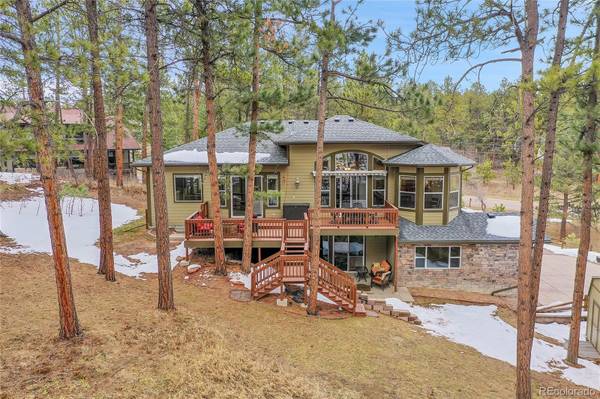 882 Independence DR, Larkspur, CO 80118