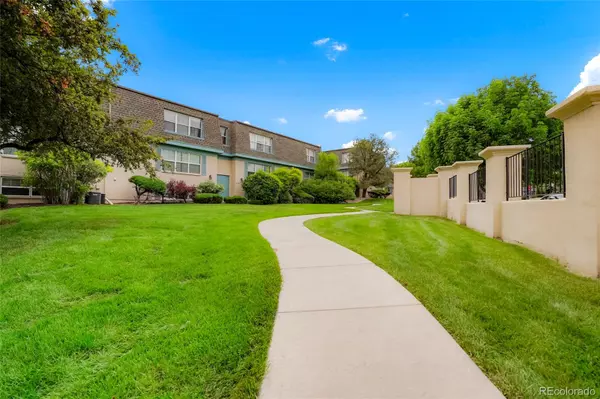 Denver, CO 80231,9120 E Girard AVE #11