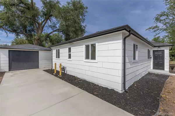 Aurora, CO 80011,945 Uvalda ST