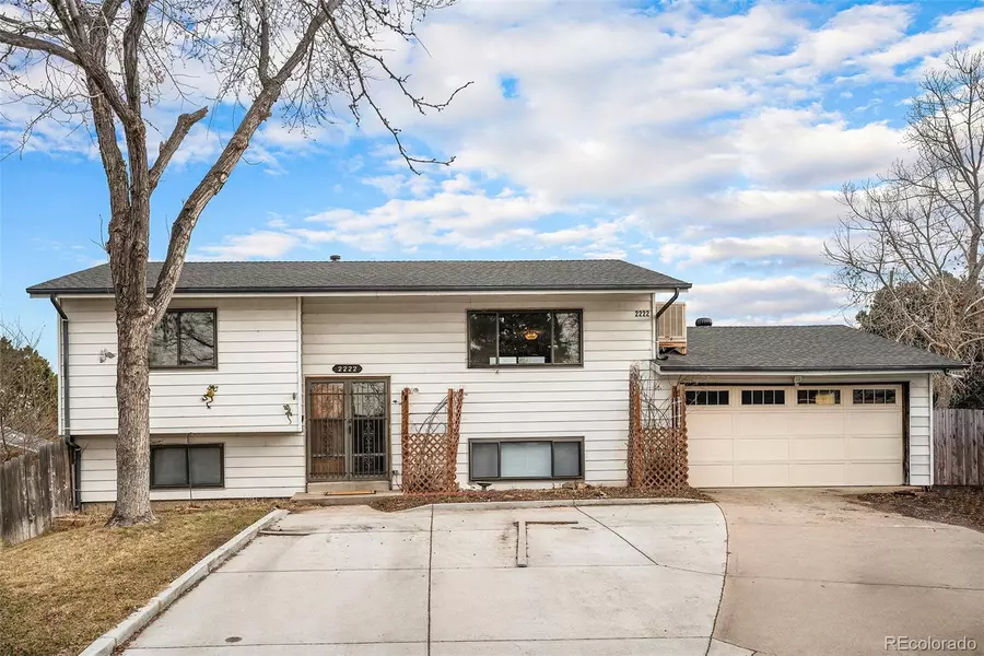 2222 Dawson CIR, Aurora, CO 80011