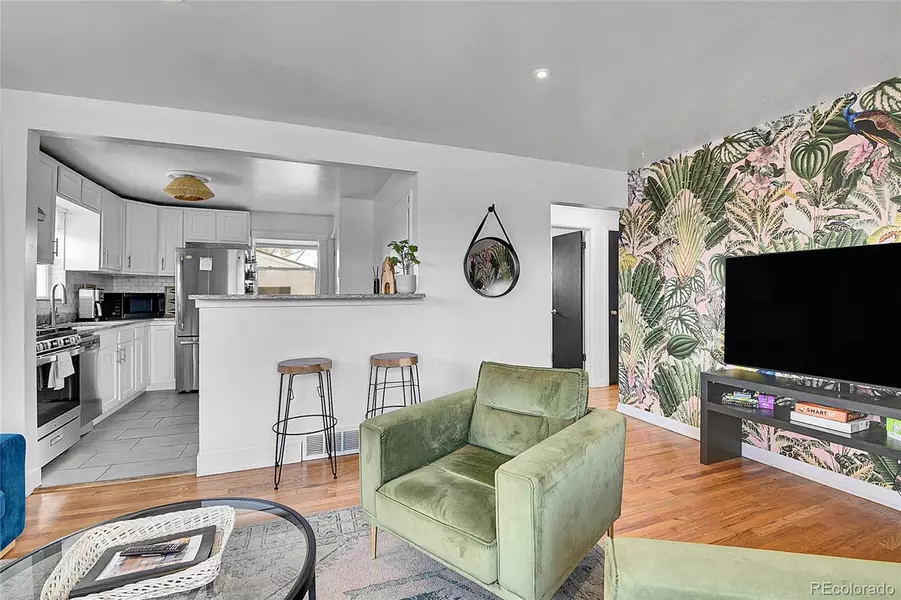 7001 Alan DR, Denver, CO 80221