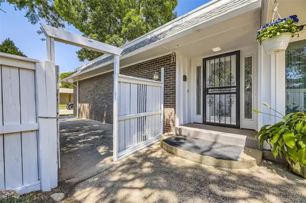 Lakewood, CO 80226,180 S Upham CT