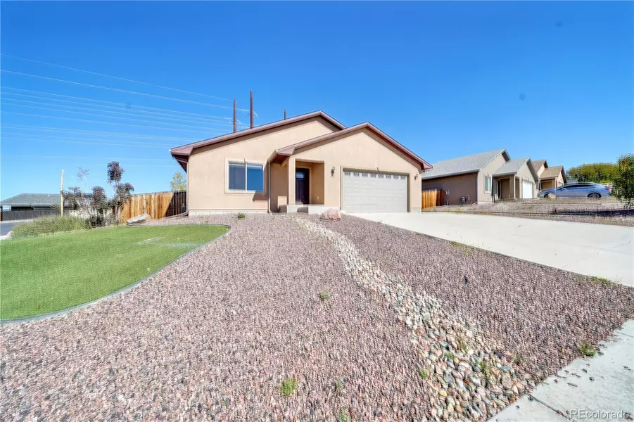 25 Arrowsmith DR, Pueblo, CO 81008